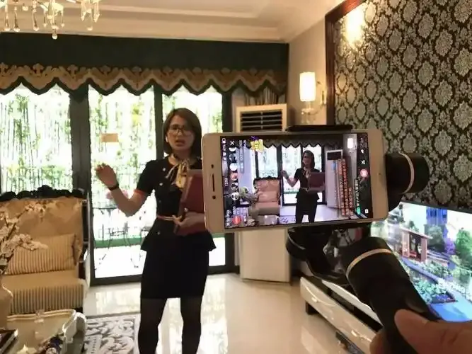 大秀直播用户评价头像展示